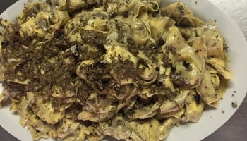 Tortelloni gialli al tartufo nero